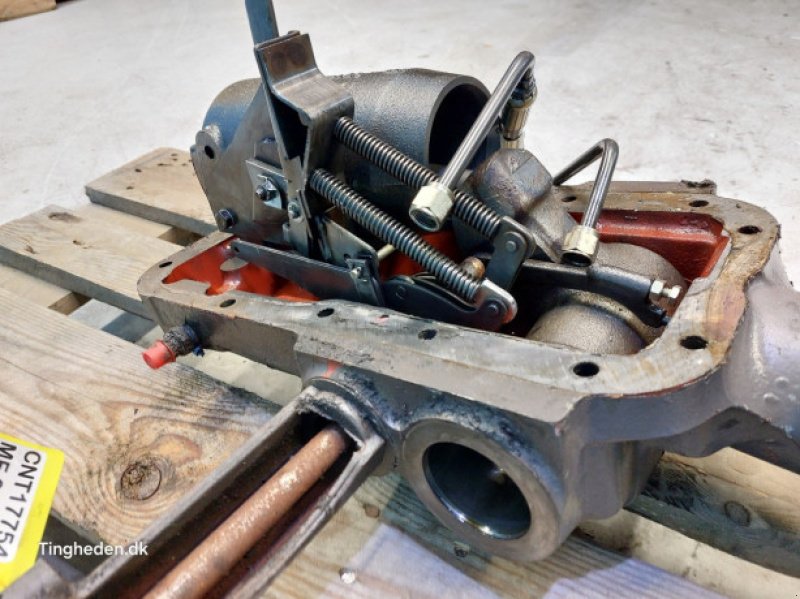 Frontlader of the type Massey Ferguson 690, Gebrauchtmaschine in Hemmet (Picture 8)