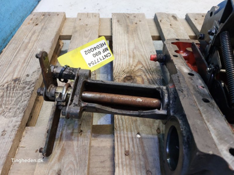 Frontlader of the type Massey Ferguson 690, Gebrauchtmaschine in Hemmet (Picture 7)