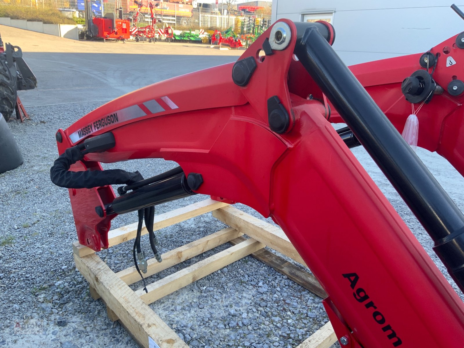 Frontlader des Typs Massey Ferguson FL 4121, Gebrauchtmaschine in Herrenberg-Gültstein (Bild 2)