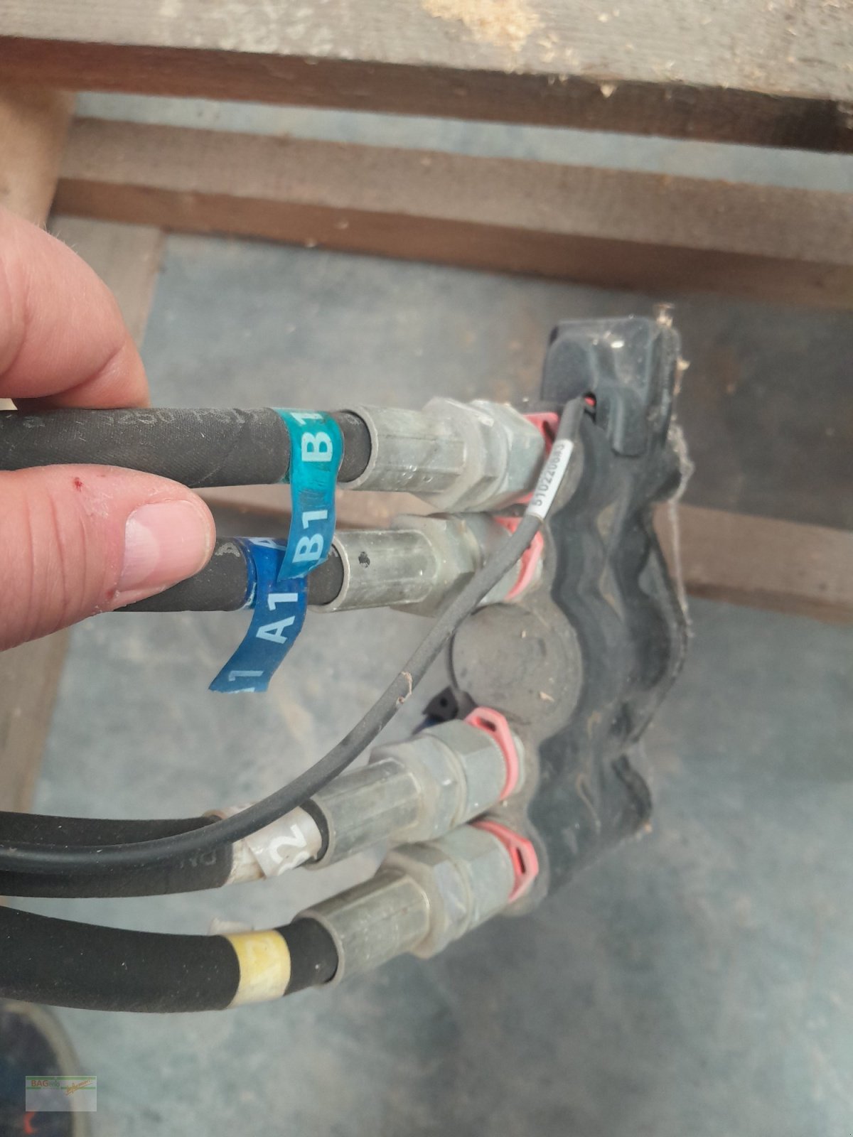 Frontlader Türe ait Massey Ferguson Frontladerschwinge, Neumaschine içinde Bad Mergentheim (resim 3)