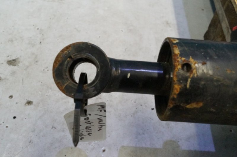 Frontlader tip Massey Ferguson Valtra, Gebrauchtmaschine in Hemmet (Poză 3)