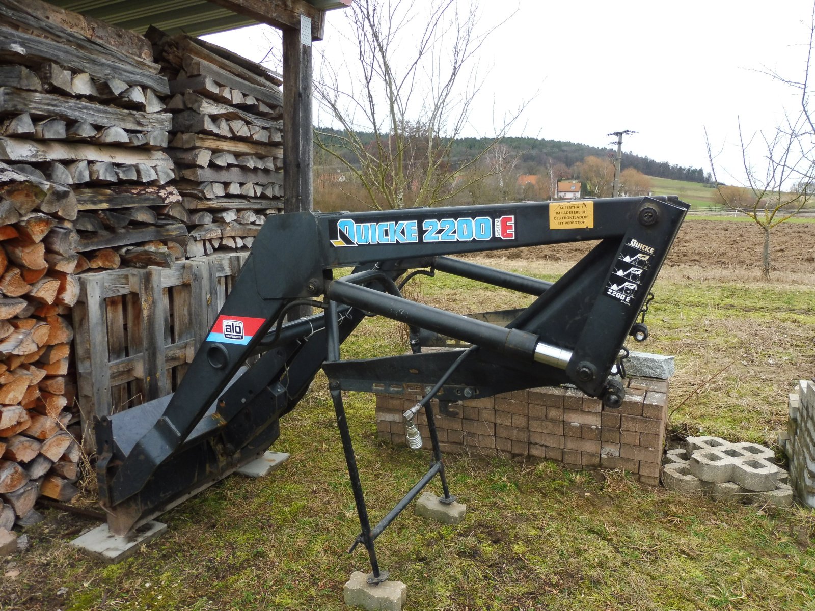 Frontlader del tipo Quicke 2200E, Gebrauchtmaschine In Leinburg / Gersdorf (Immagine 1)