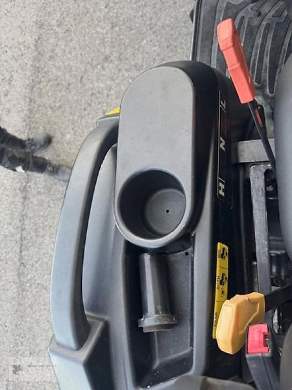 Frontlader des Typs Solis 26 HST M5 4WD Kompaktschlepper Traktor Trecker Frontlader, Gebrauchtmaschine in Gevelsberg (Bild 10)