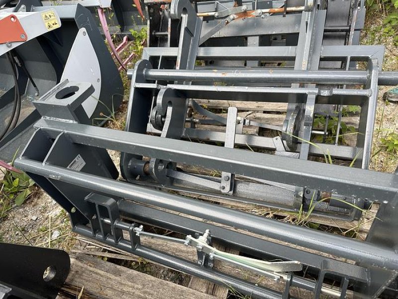 Frontlader des Typs Sonarol John Deere Adapter pass. zu Euro Aufnahme, Neumaschine in Göpfritz an der Wild (Bild 1)