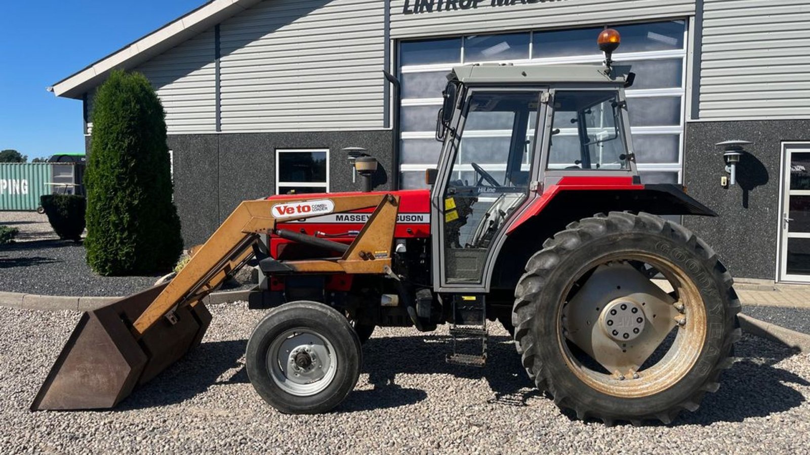 Frontlader tipa Sonstige 900 Frontlæsser og skovl med beslag til Massey Ferguson 365, 375 og 390 med beslag., Gebrauchtmaschine u Lintrup (Slika 3)