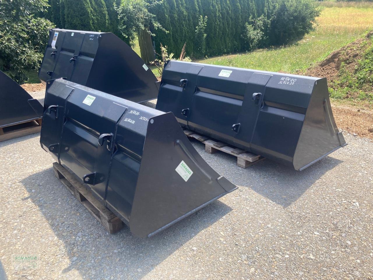 Frontlader of the type Sonstige AROS Frontladerschaufel - Zentrum Geiselhöring, alle Größen lagernd, Neumaschine in Geiselhöring (Picture 12)