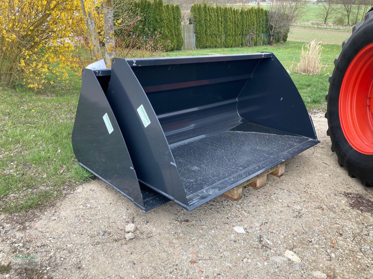 Frontlader des Typs Sonstige AROS Großraumschaufel FLXL, Breite 1,80-2,50m, Euroaufnahme, Hackschnitzelschaufel, Neumaschine in Geiselhöring (Bild 14)