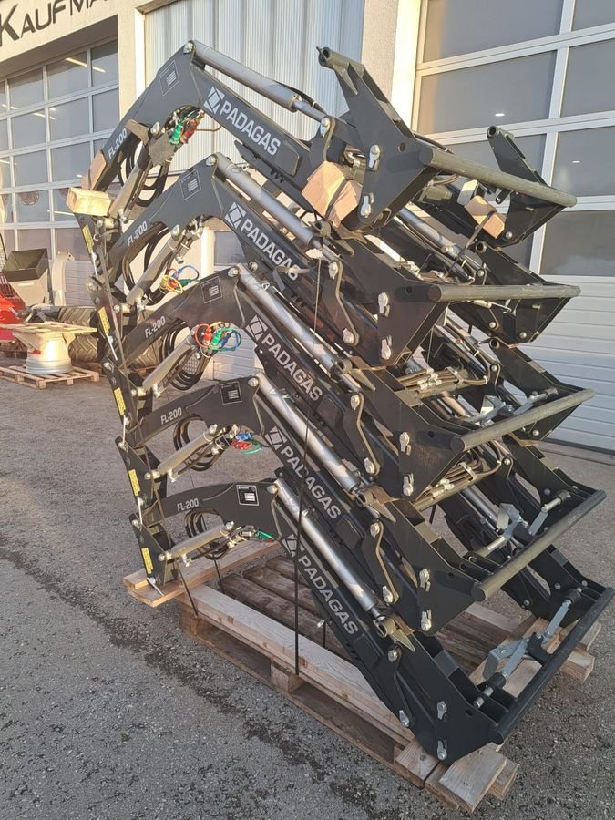 Frontlader of the type Sonstige PADAGAS FL-200S2, Neumaschine in NATTERNBACH (Picture 19)