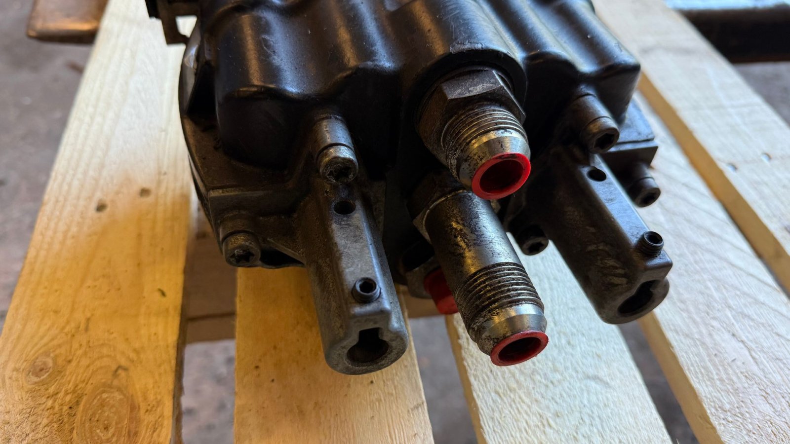 Frontlader of the type Sonstige Ventilblok Ålø Quick, Gebrauchtmaschine in Brande (Picture 1)