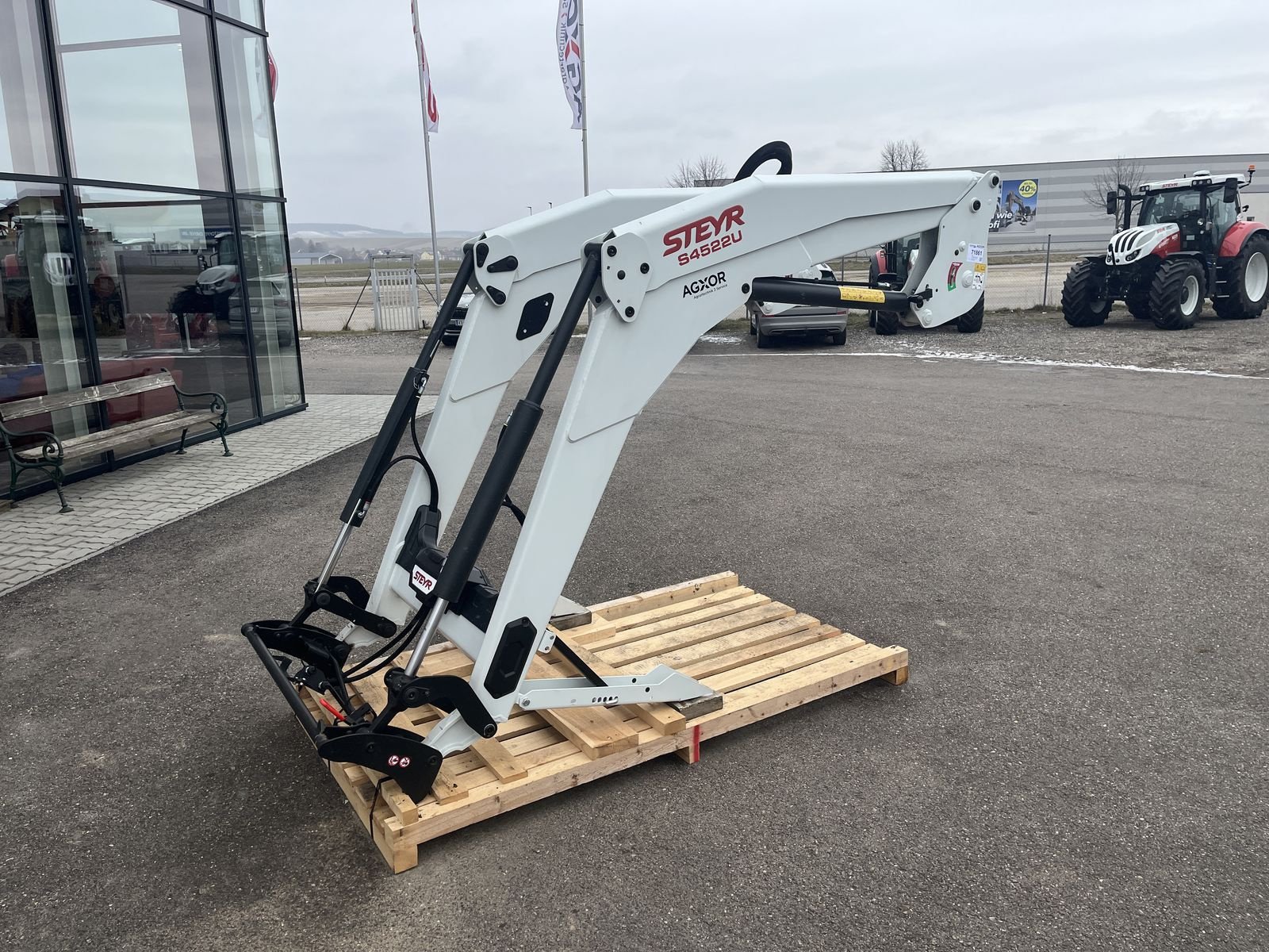 Frontlader des Typs Steyr Frontlader S4522U, Neumaschine in Harmannsdorf (Bild 12)