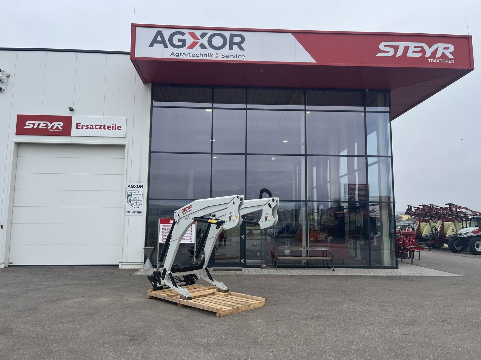 Frontlader des Typs Steyr Frontlader S4522U, Neumaschine in Harmannsdorf (Bild 1)