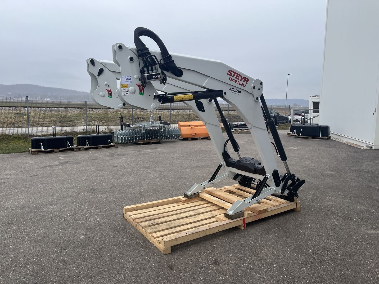 Frontlader des Typs Steyr Frontlader S4522U, Neumaschine in Harmannsdorf (Bild 5)