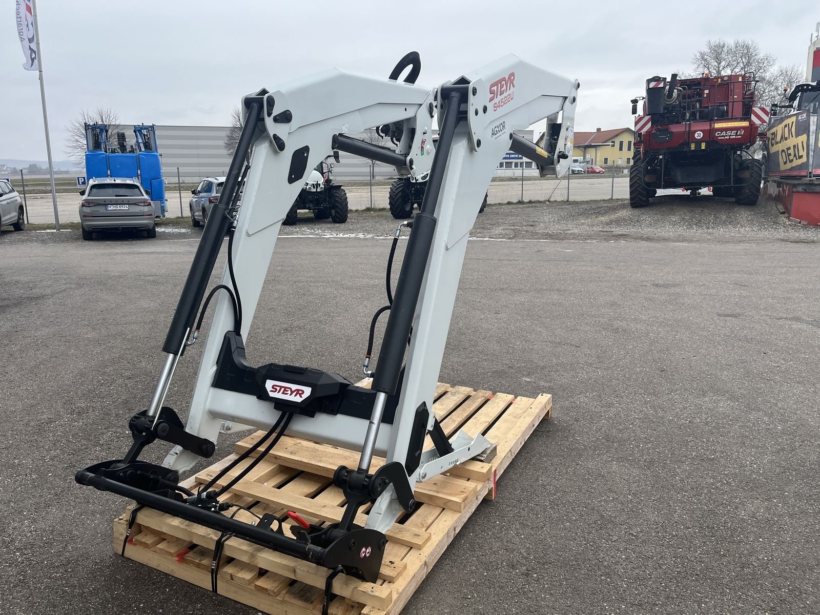 Frontlader des Typs Steyr Frontlader S4522U, Neumaschine in Harmannsdorf (Bild 11)