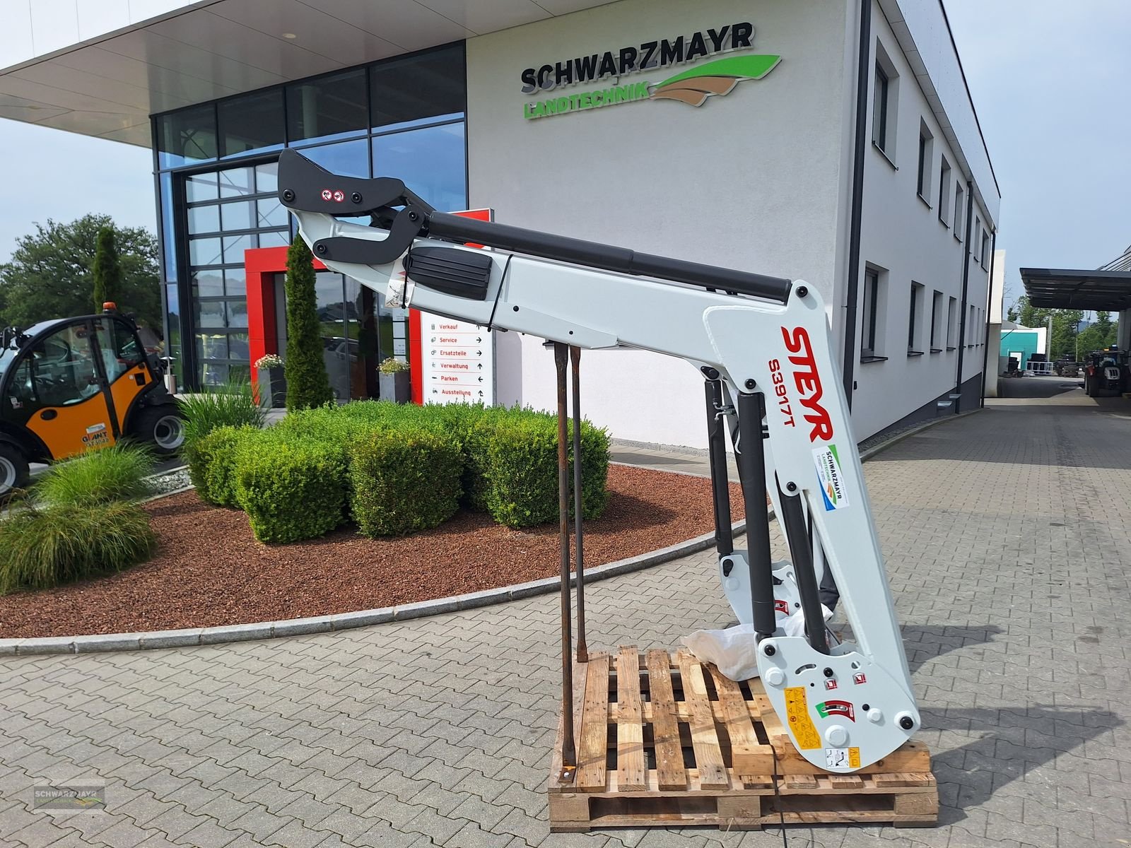 Frontlader of the type Steyr S3917T, Neumaschine in Aurolzmünster (Picture 17)