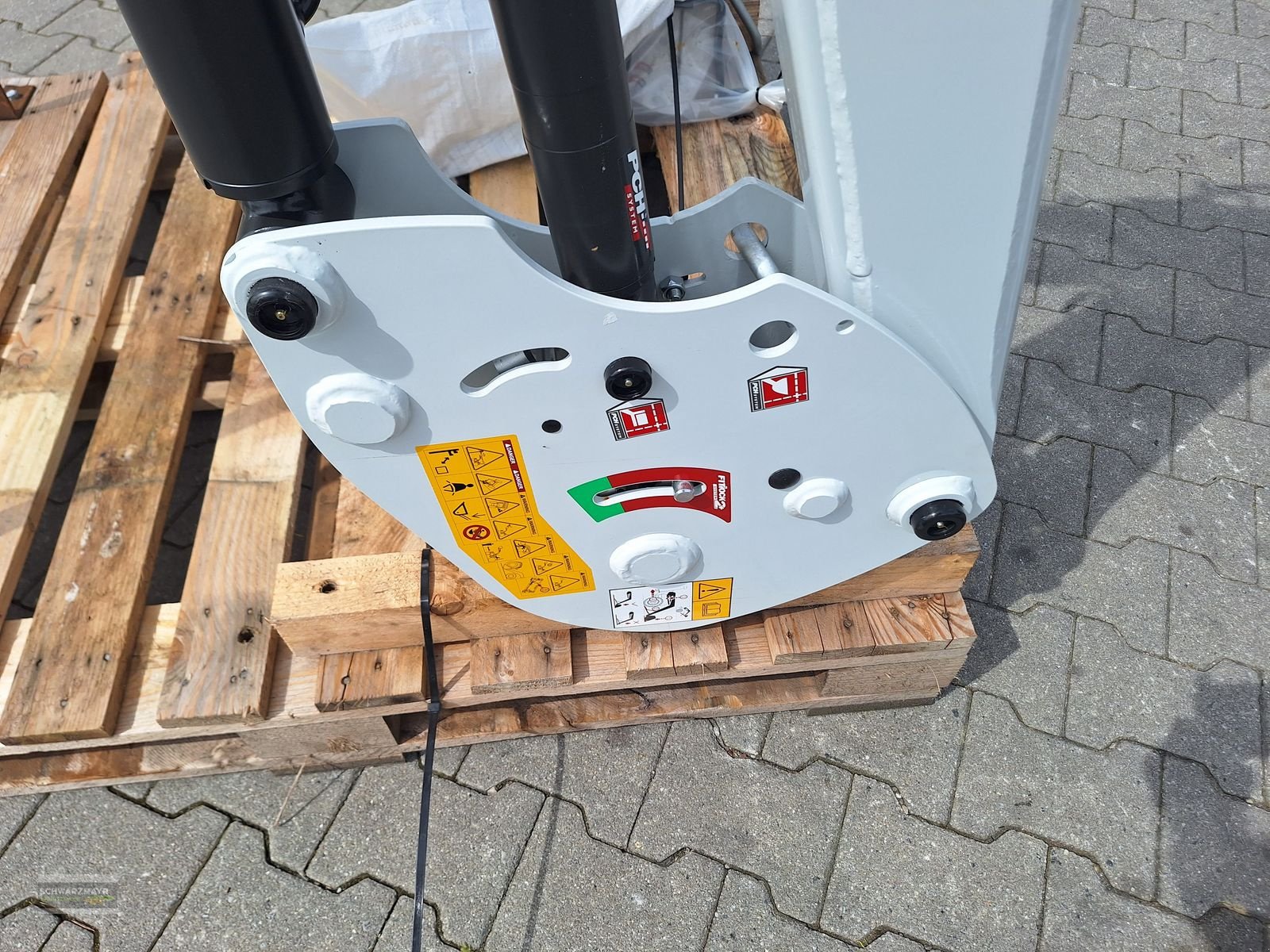 Frontlader of the type Steyr S3917T, Neumaschine in Aurolzmünster (Picture 24)