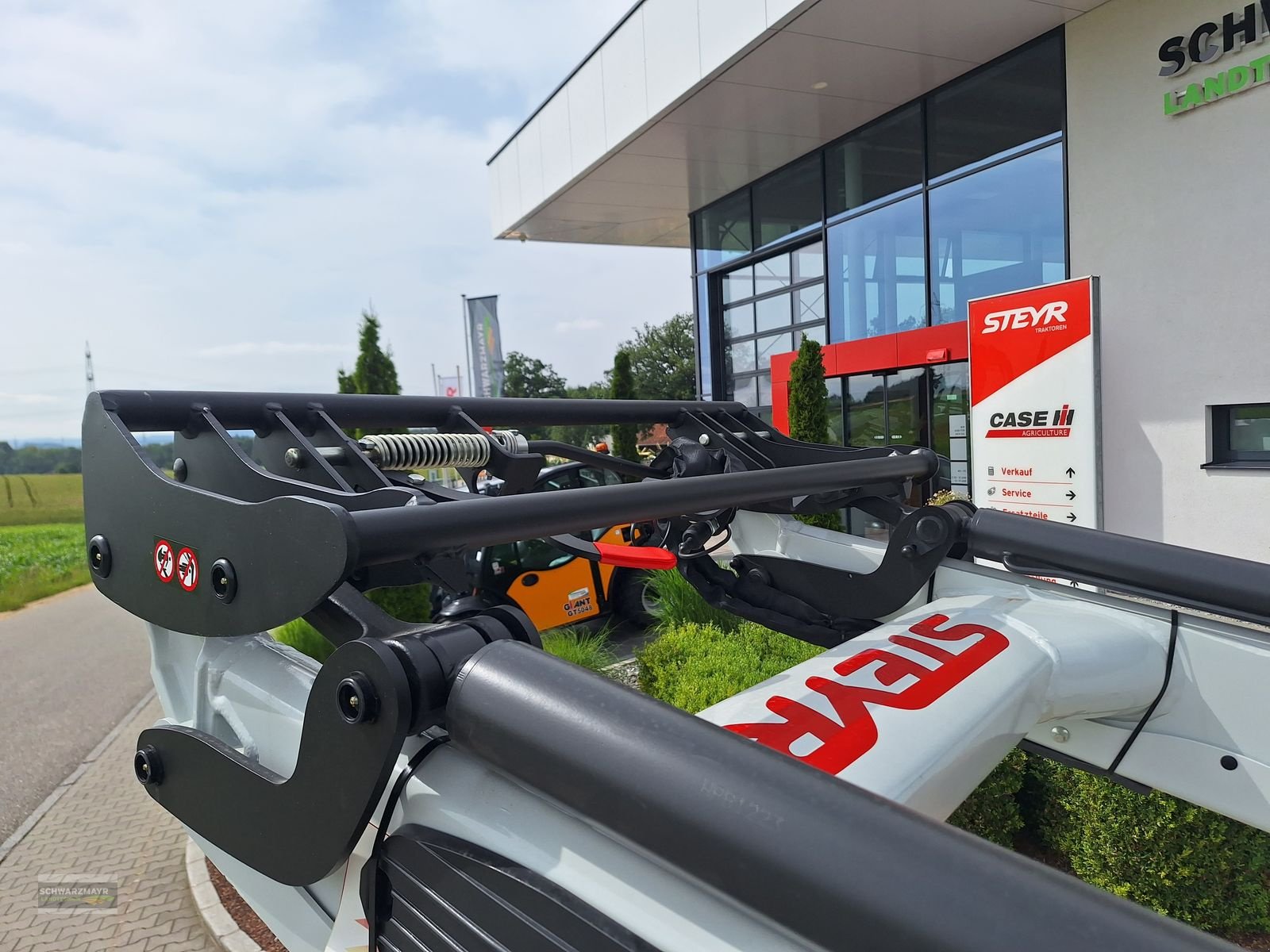 Frontlader of the type Steyr S3917T, Neumaschine in Aurolzmünster (Picture 23)