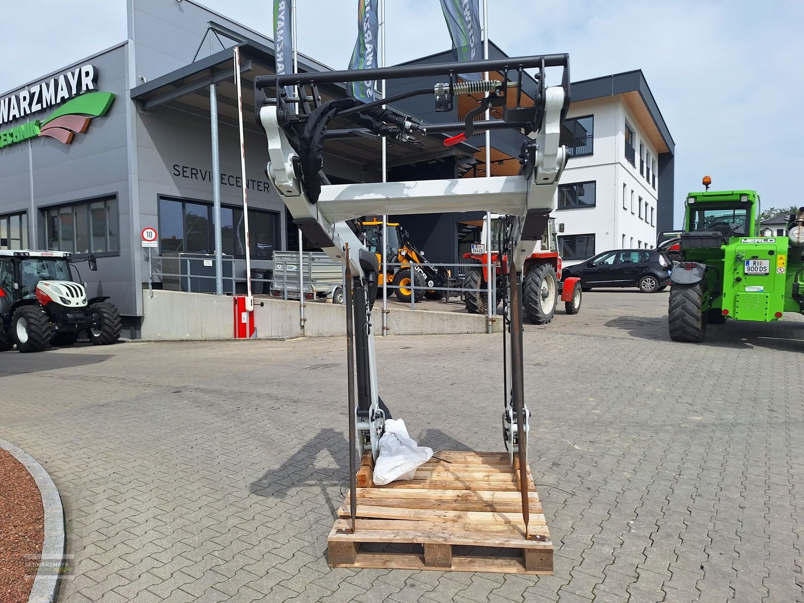 Frontlader of the type Steyr S3917T, Neumaschine in Aurolzmünster (Picture 18)