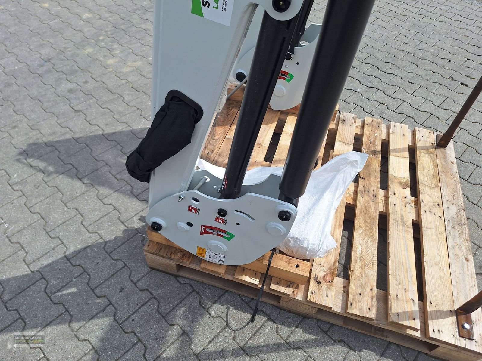 Frontlader of the type Steyr S3917T, Neumaschine in Aurolzmünster (Picture 26)