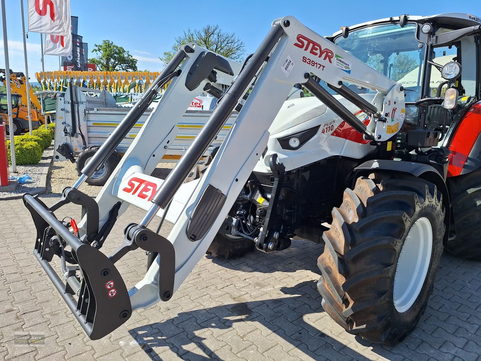 Frontlader of the type Steyr S3917T, Neumaschine in Aurolzmünster (Picture 13)