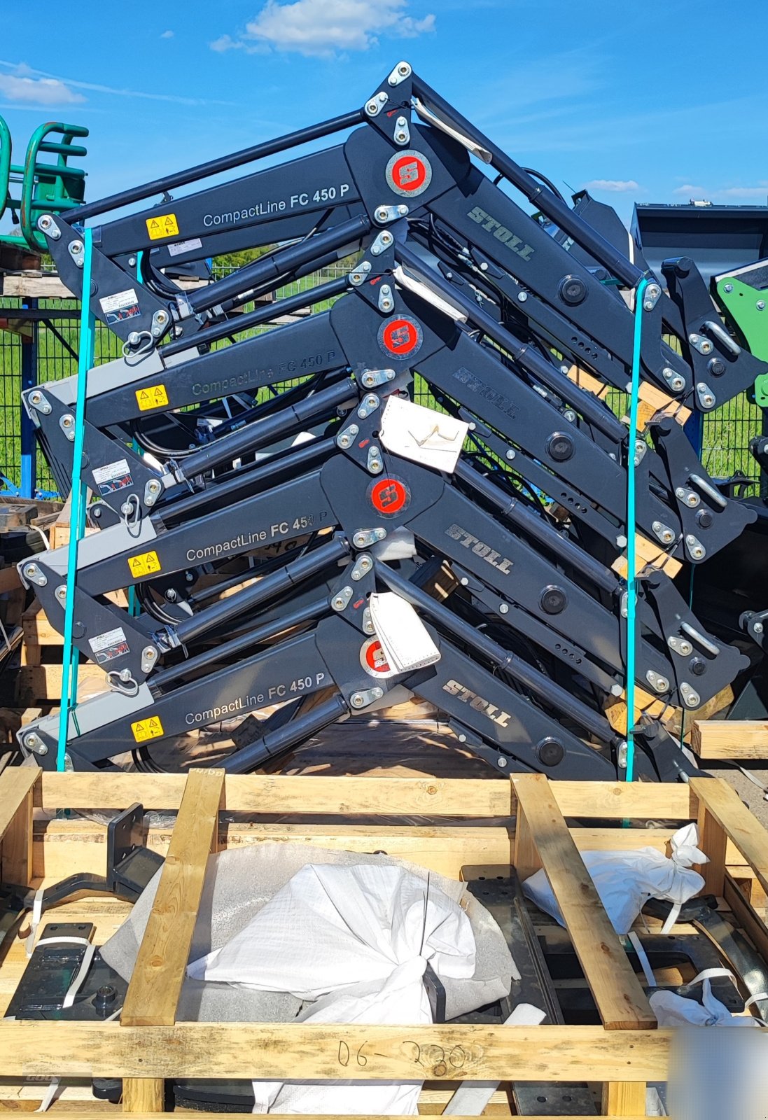 Frontlader des Typs Stoll FC 450 P Compact Line für Kompakt-Traktoren *inklusive Anbaukonsolen* zum Paket-Sonderpreis !!, Gebrauchtmaschine in Langenzenn (Bild 4)