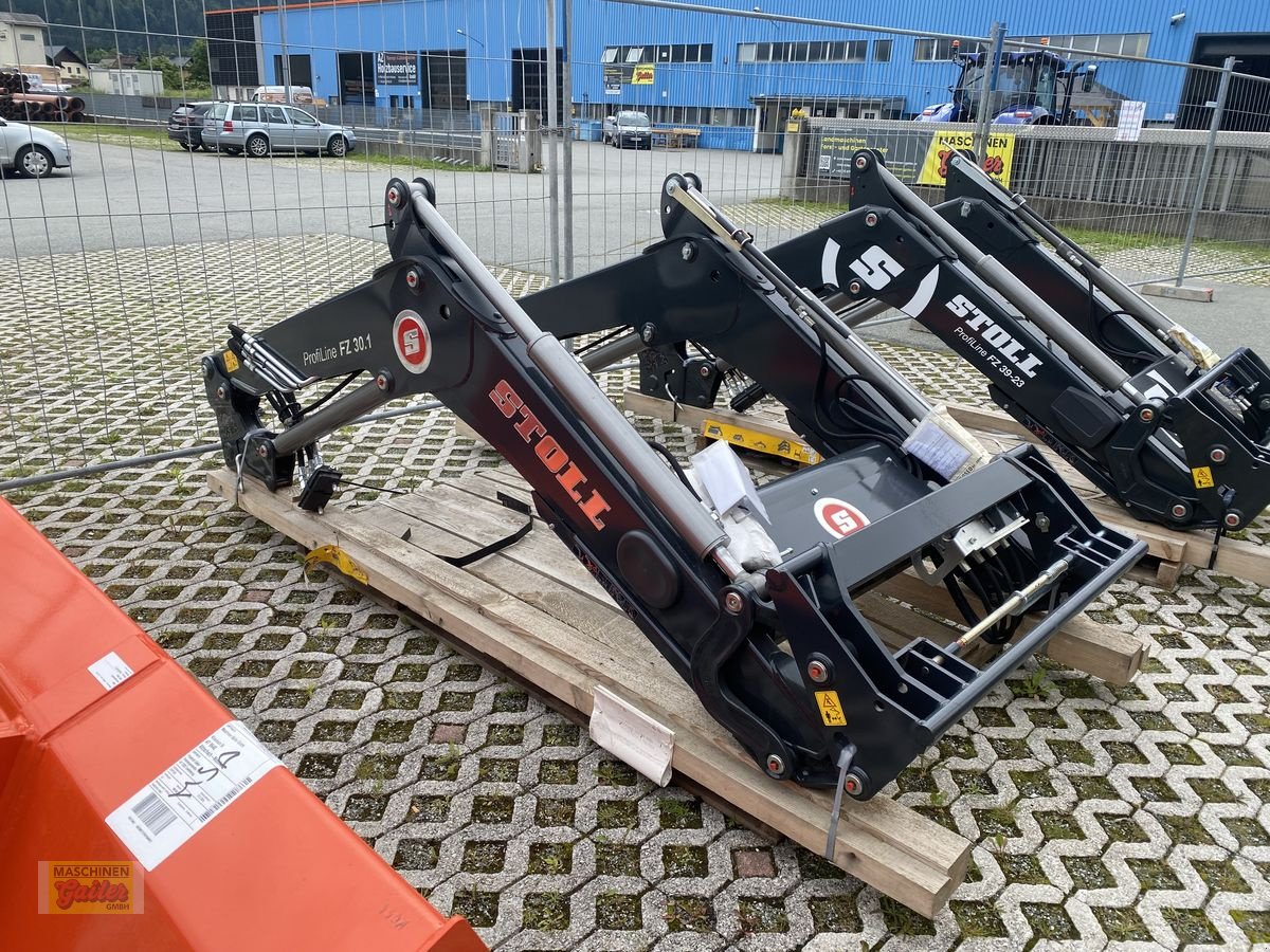 Frontlader des Typs Stoll FZ 30.1 mit Euroaufnahme, Neumaschine in Kötschach (Bild 1)