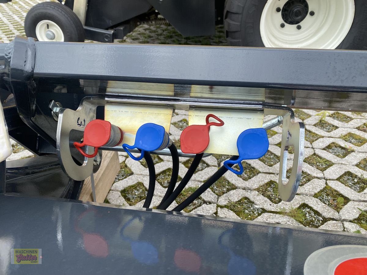 Frontlader des Typs Stoll FZ 30.1 mit Euroaufnahme, Neumaschine in Kötschach (Bild 9)