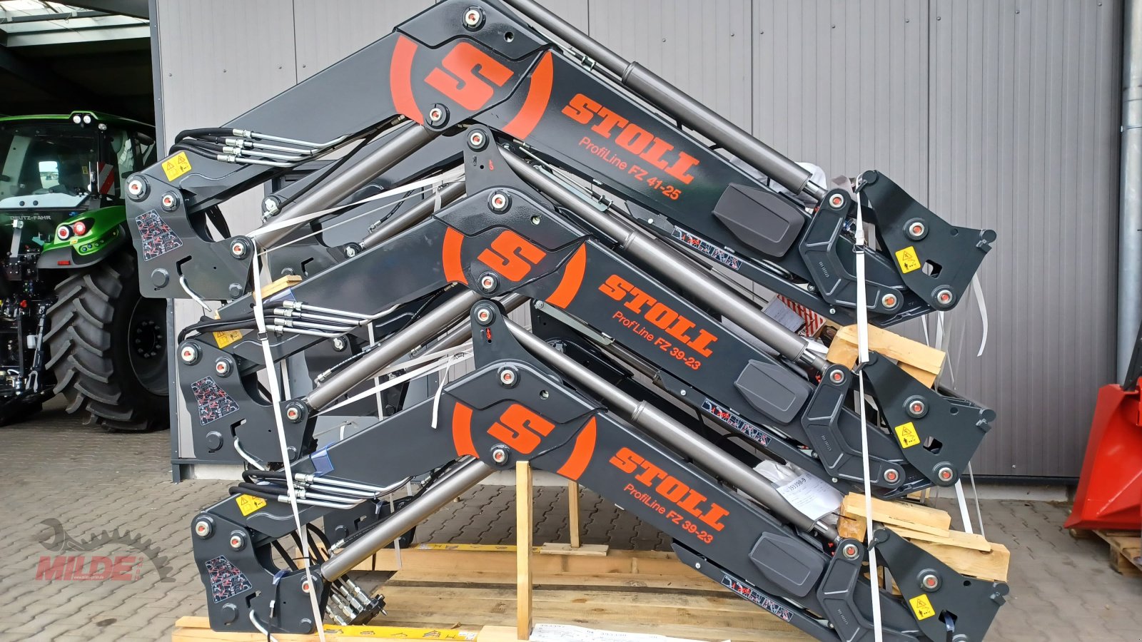 Frontlader of the type Stoll FZ 39-23, Neumaschine in Elsteraue-Bornitz (Picture 1)