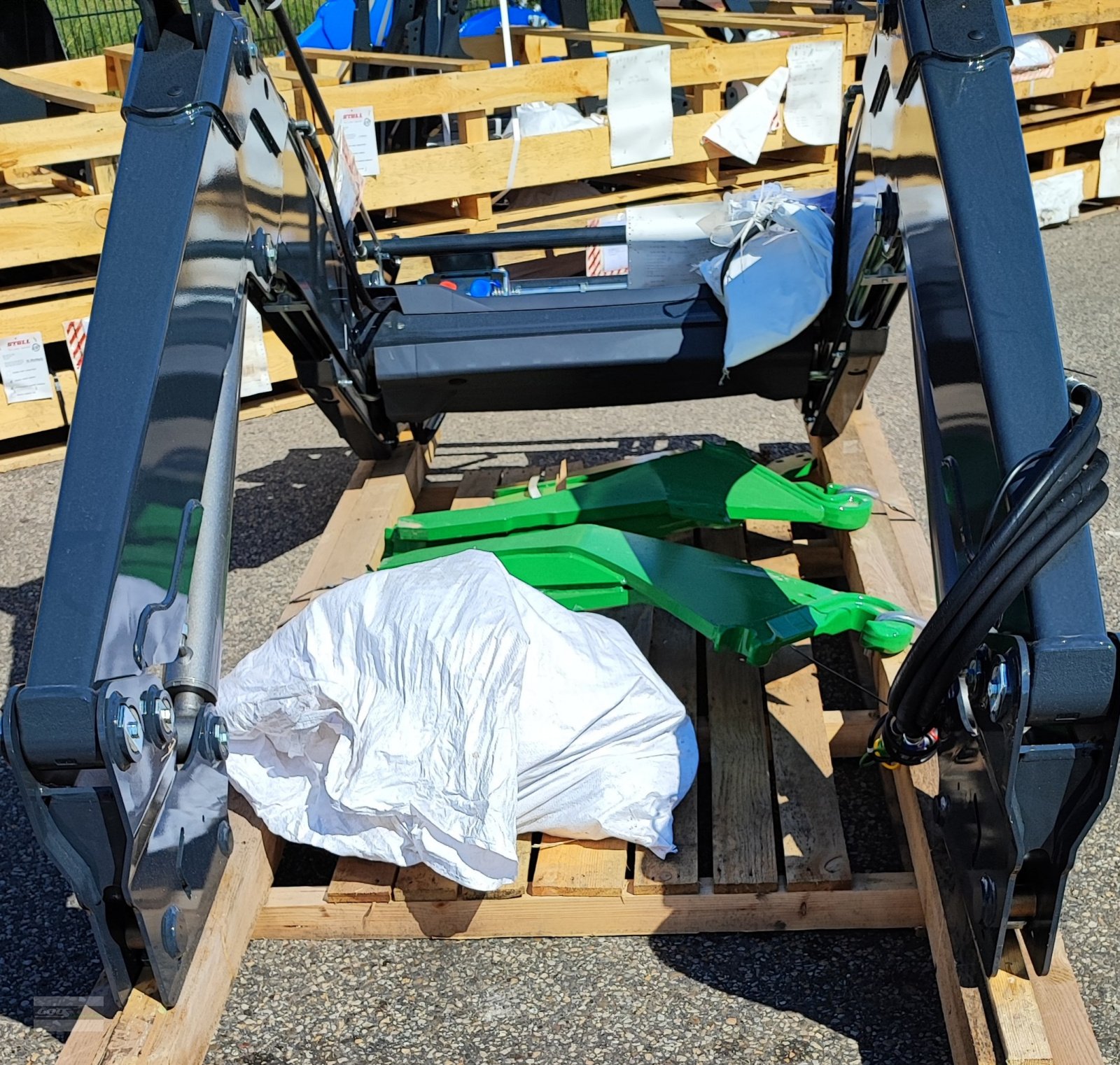 Frontlader of the type Stoll FZ 39-27.1 Profiline mit Parallelführung inkl. Anbaukonsolen passend zu vielen *John Deere* Traktoren, Gebrauchtmaschine in Langenzenn (Picture 6)