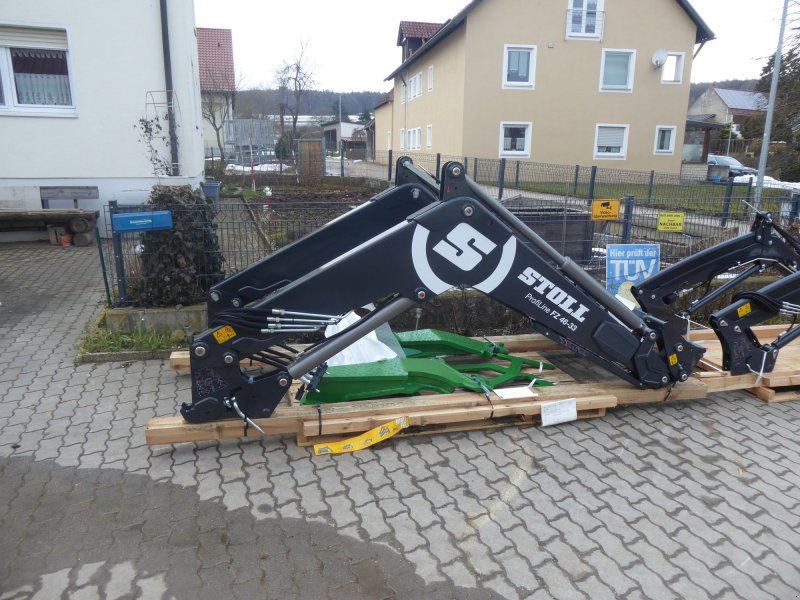 Frontlader del tipo Stoll FZ 46-33 mit Anbauteil John Deere 6155 bis 6250, Neumaschine en Marxheim