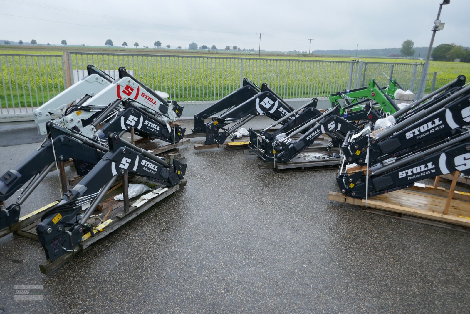 Frontlader des Typs Stoll FZ Schwingen - Abgelagert - Sonderverkauf ab 5950 Euro, Neumaschine in Langenzenn (Bild 1)