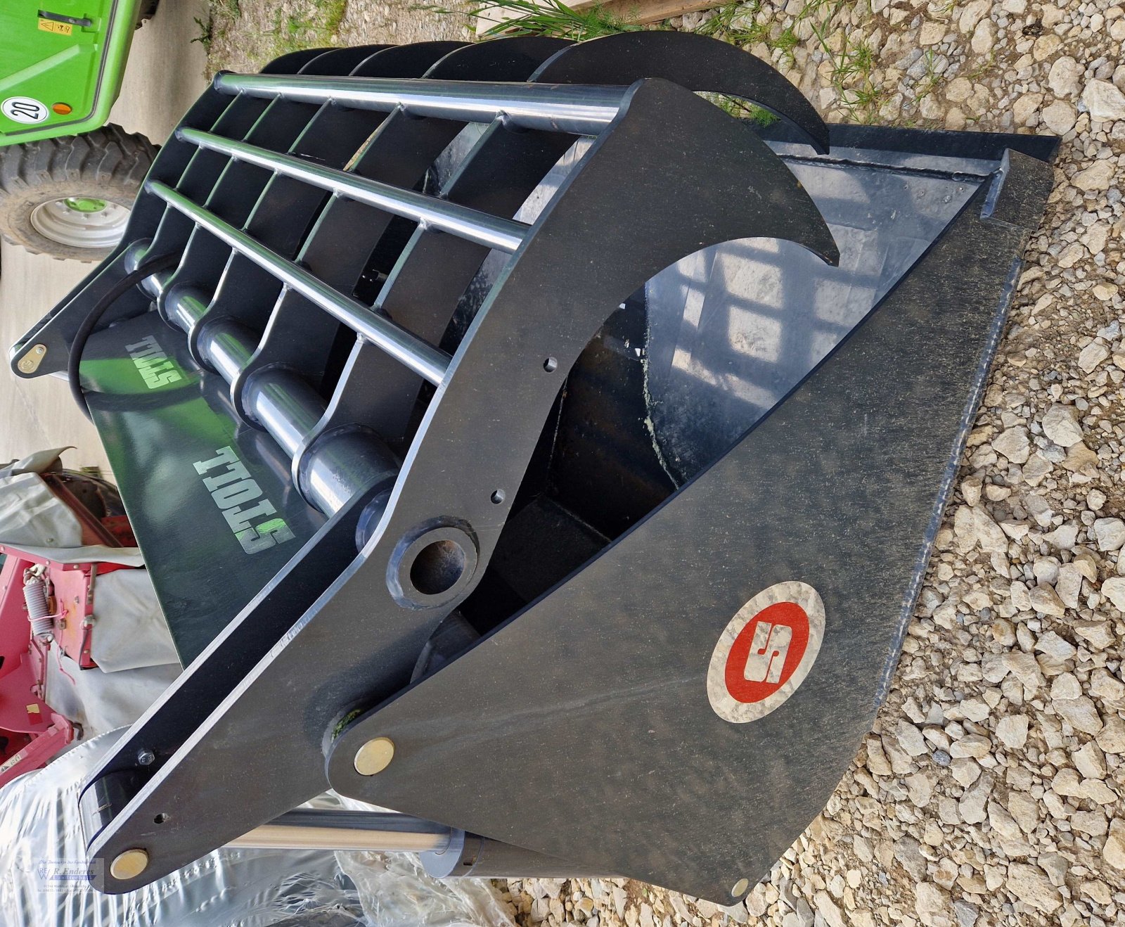 Frontlader des Typs Stoll Greifschaufel 1,80m, Neumaschine in Weiltingen (Bild 2)