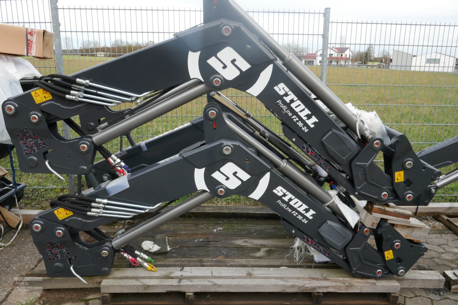 Frontlader des Typs Stoll LAGERBEREINIGUNG ..Farbschäden, Altbestände, Transportschäden..usw, Neumaschine in Langenzenn (Bild 3)