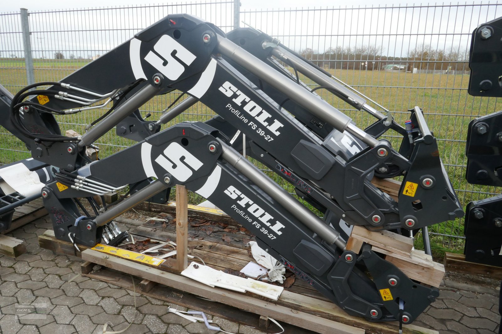 Frontlader of the type Stoll LAGERBEREINIGUNG ..Farbschäden, Altbestände, Transportschäden..usw, Neumaschine in Langenzenn (Picture 5)