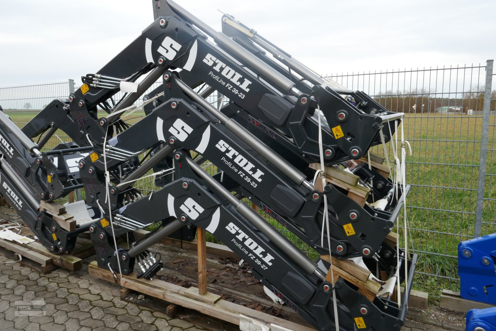 Frontlader of the type Stoll LAGERBEREINIGUNG ..Farbschäden, Altbestände, Transportschäden..usw, Neumaschine in Langenzenn (Picture 7)