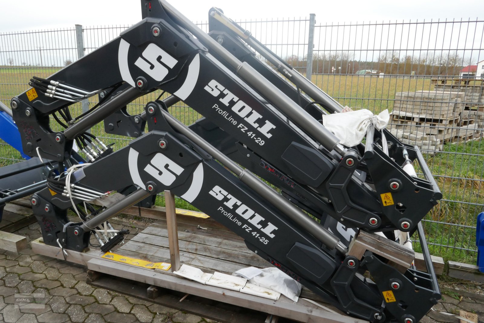 Frontlader of the type Stoll LAGERBEREINIGUNG ..Farbschäden, Altbestände, Transportschäden..usw, Neumaschine in Langenzenn (Picture 9)