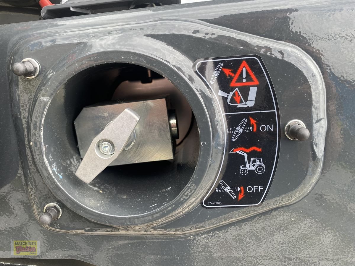 Frontlader des Typs Stoll ProfiLine FZ 39-23 mit Euroaufnahme, Neumaschine in Kötschach (Bild 12)