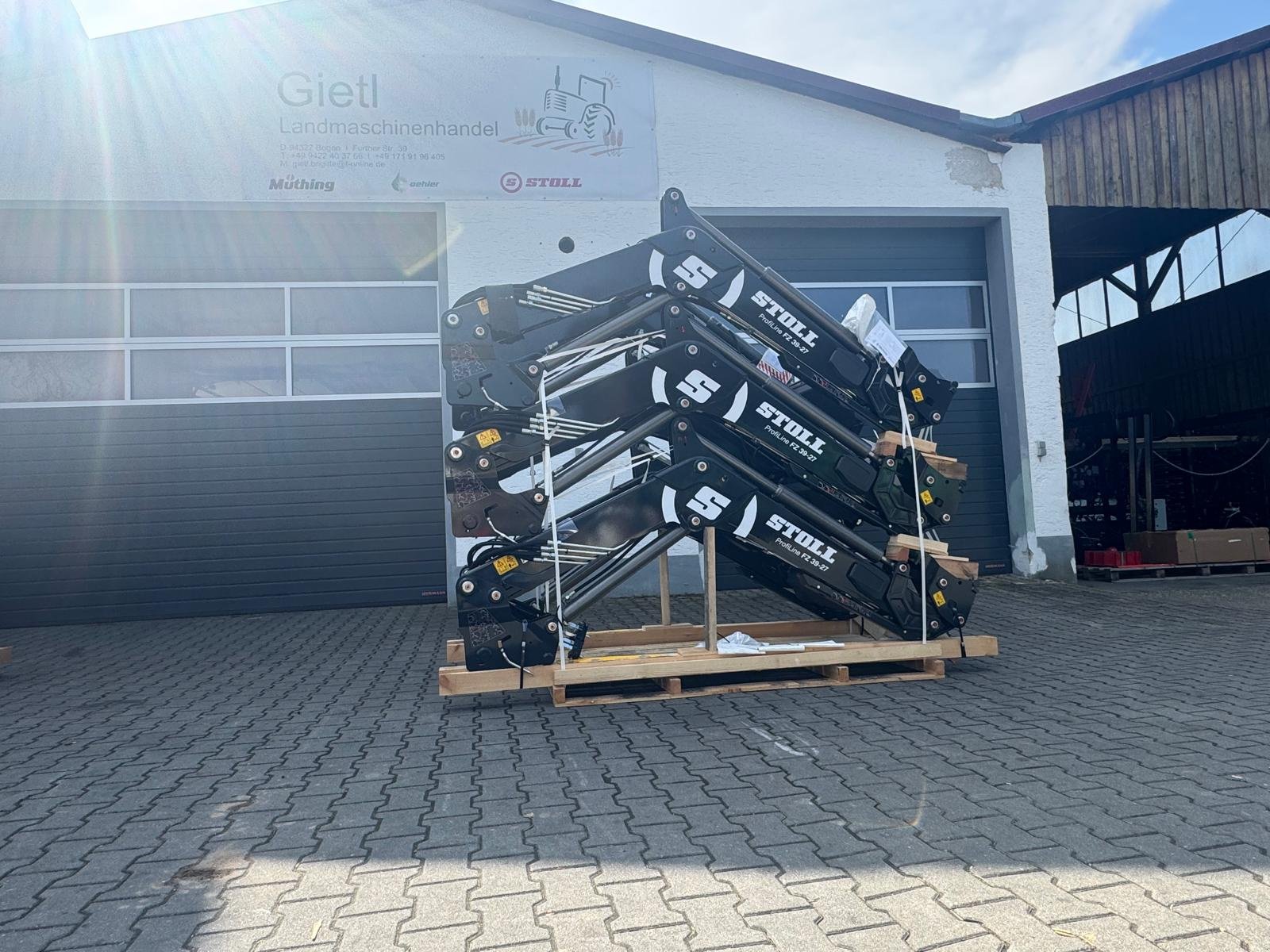 Frontlader des Typs Stoll Profiline FZ 39-27, Neumaschine in Bogen (Bild 2)