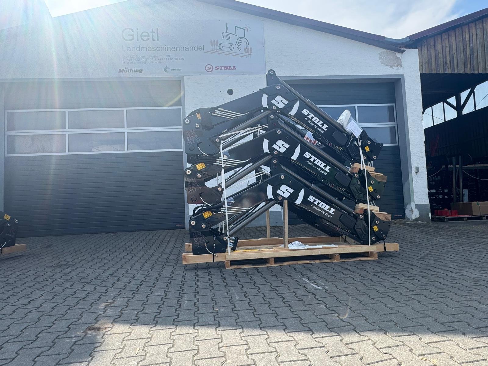 Frontlader des Typs Stoll Profiline FZ 39-27, Neumaschine in Bogen (Bild 4)