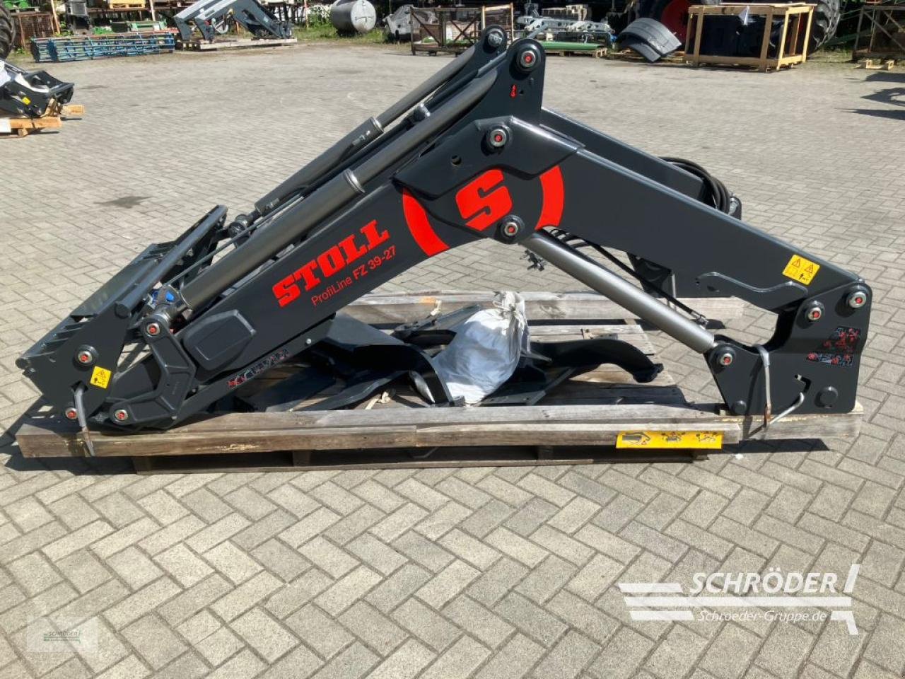 Frontlader of the type Stoll PROFILINE FZ 39-27.1 + FENDT ANBAUTEILE, Gebrauchtmaschine in Twistringen (Picture 5)
