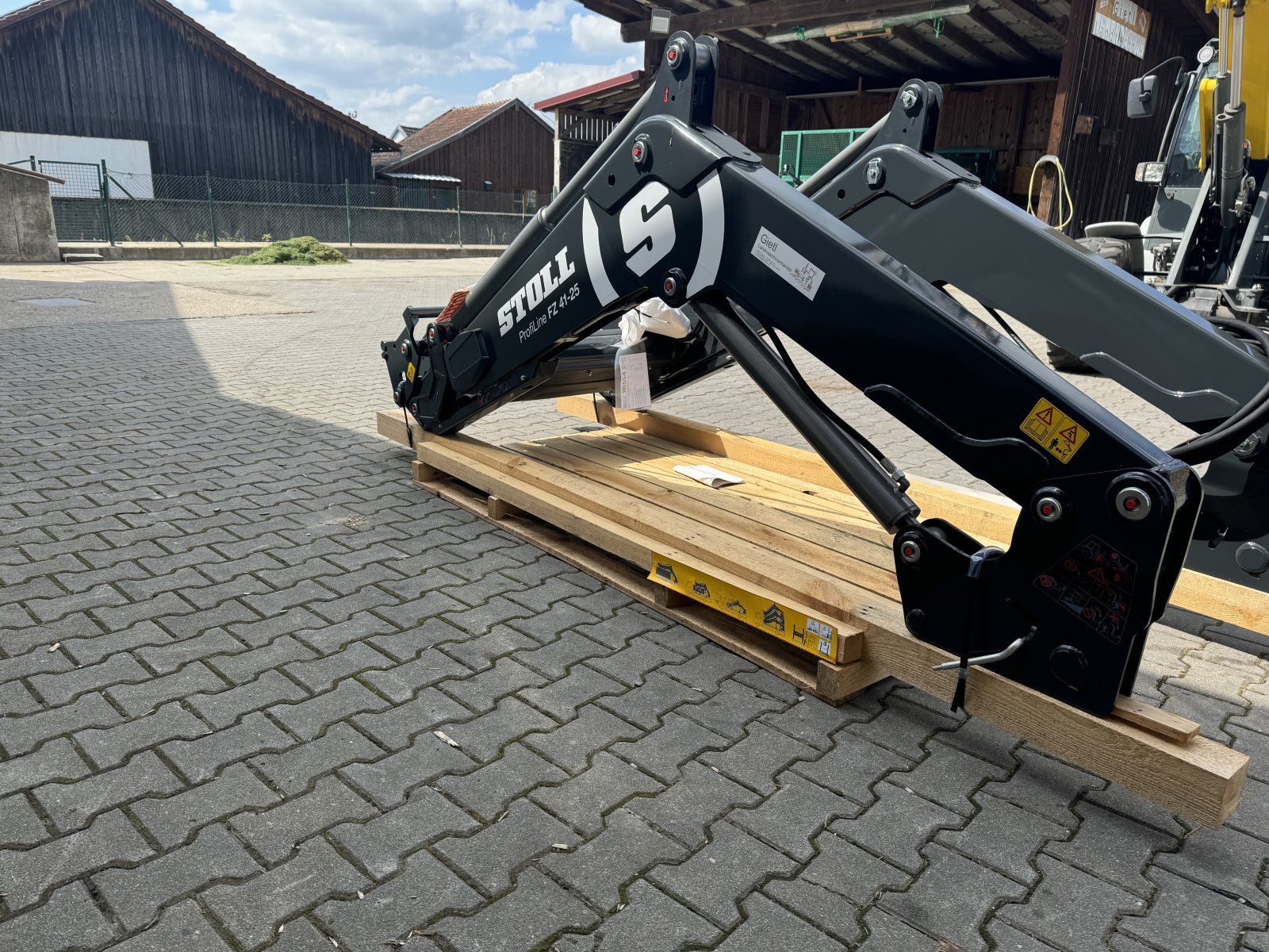 Frontlader of the type Stoll Profiline FZ 41-25, Neumaschine in Bogen (Picture 3)