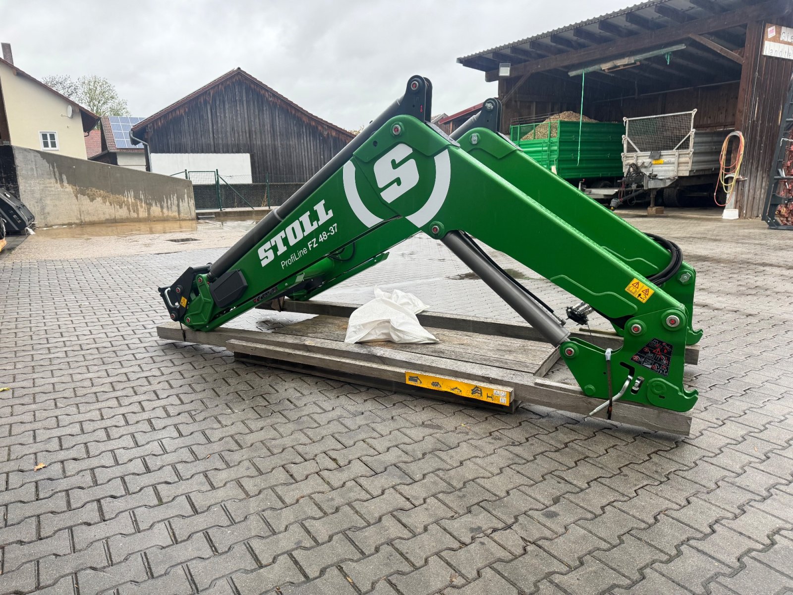 Frontlader des Typs Stoll Profiline FZ 48-37.1 / Alte FZ 80 Sonderpreis, Neumaschine in Bogen (Bild 4)