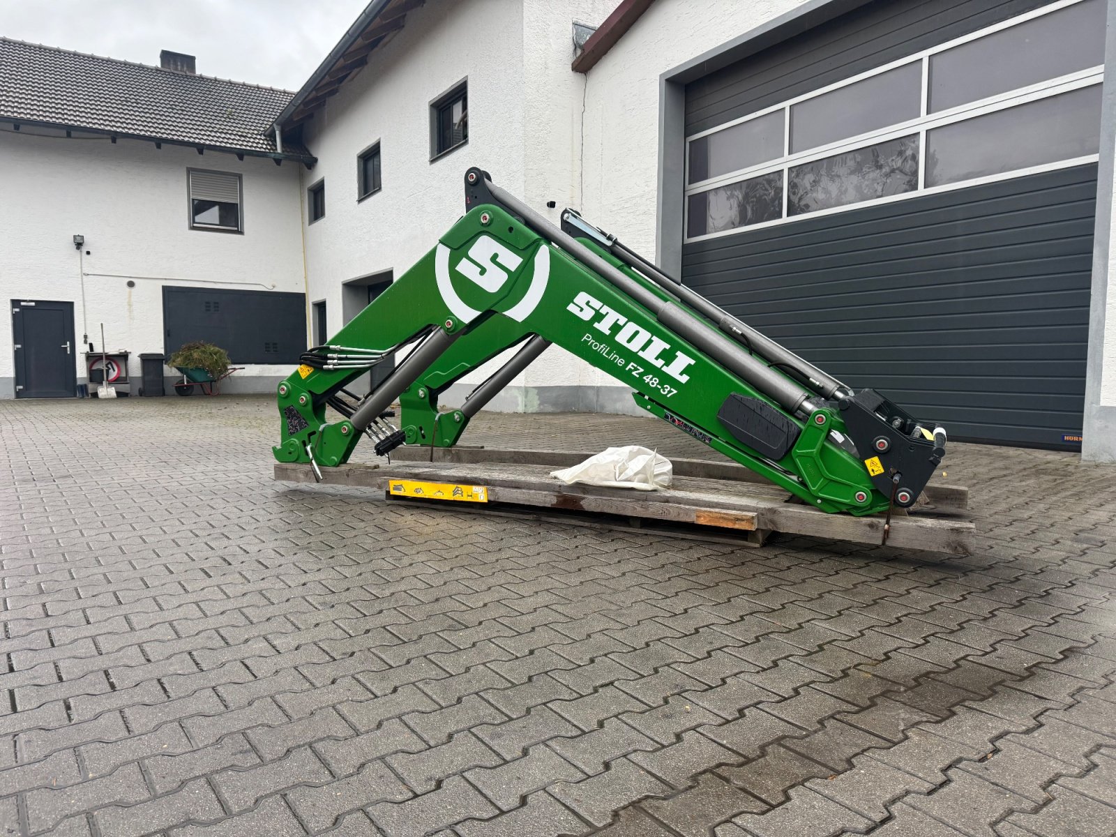 Frontlader des Typs Stoll Profiline FZ 48-37.1 / Alte FZ 80 Sonderpreis, Neumaschine in Bogen (Bild 8)