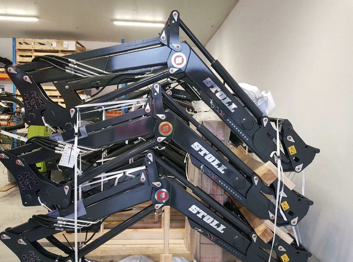 Frontlader des Typs Stoll Solid 35-18 P, Neumaschine in Bogen (Bild 2)