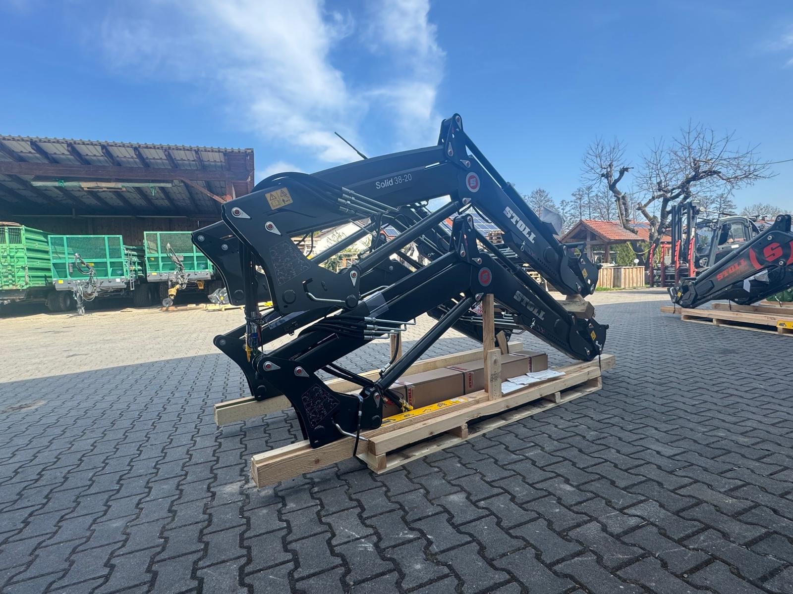 Frontlader of the type Stoll Solid 38-20 P, Neumaschine in Bogen (Picture 3)