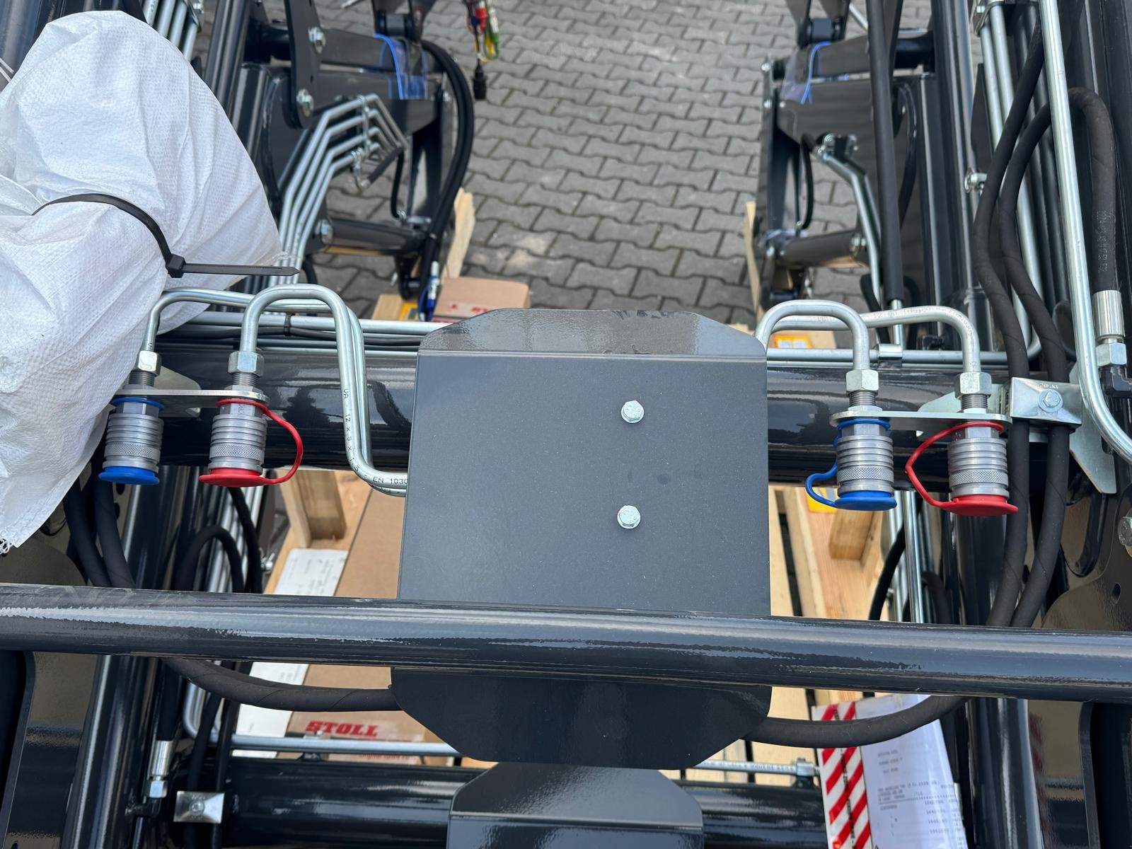 Frontlader of the type Stoll Solid 38-20 P, Neumaschine in Bogen (Picture 7)