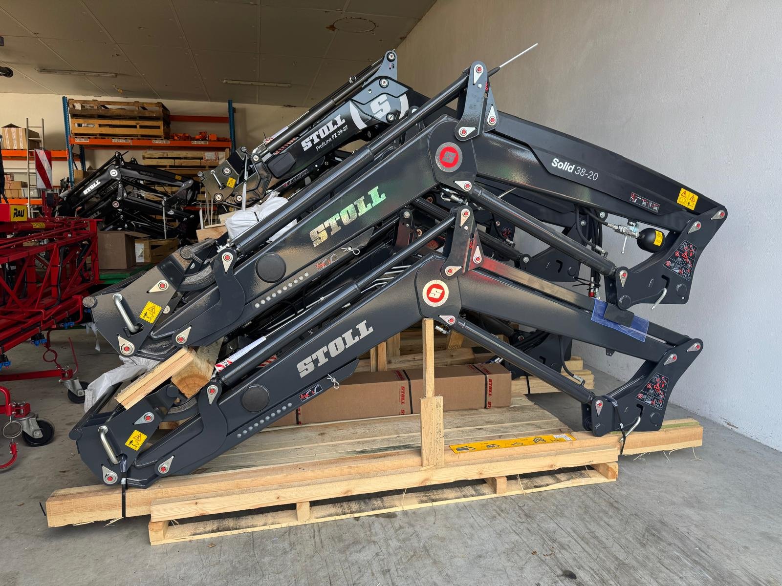 Frontlader of the type Stoll Solid 38-20 P, Neumaschine in Bogen (Picture 9)