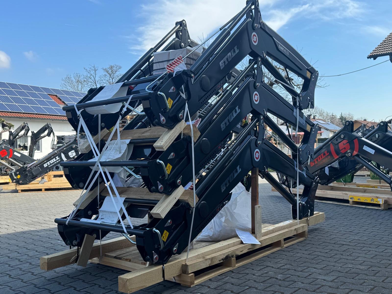 Frontlader des Typs Stoll Solid 40-22 P, Neumaschine in Bogen (Bild 4)