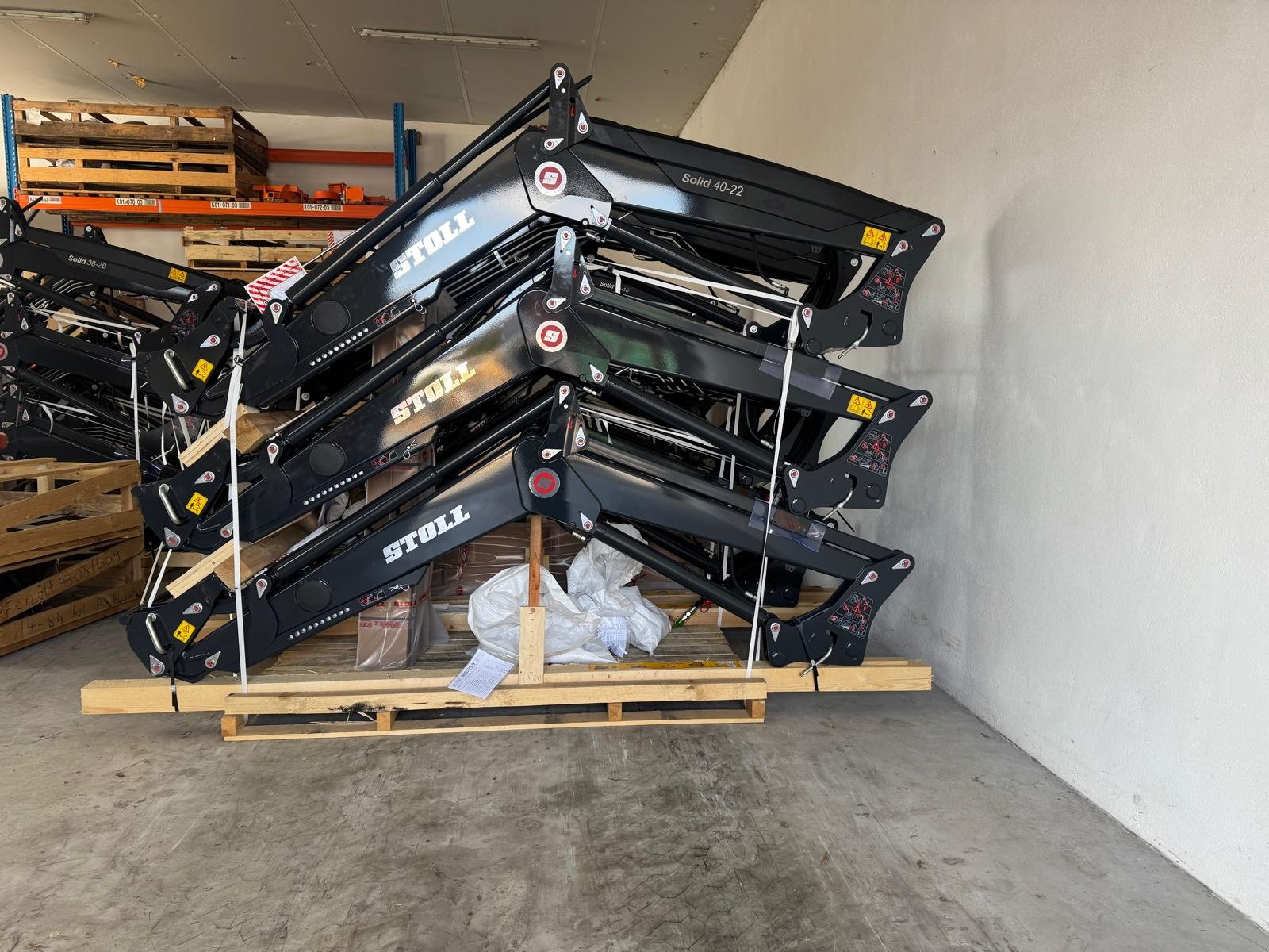 Frontlader des Typs Stoll Solid 40-22 P, Neumaschine in Bogen (Bild 6)