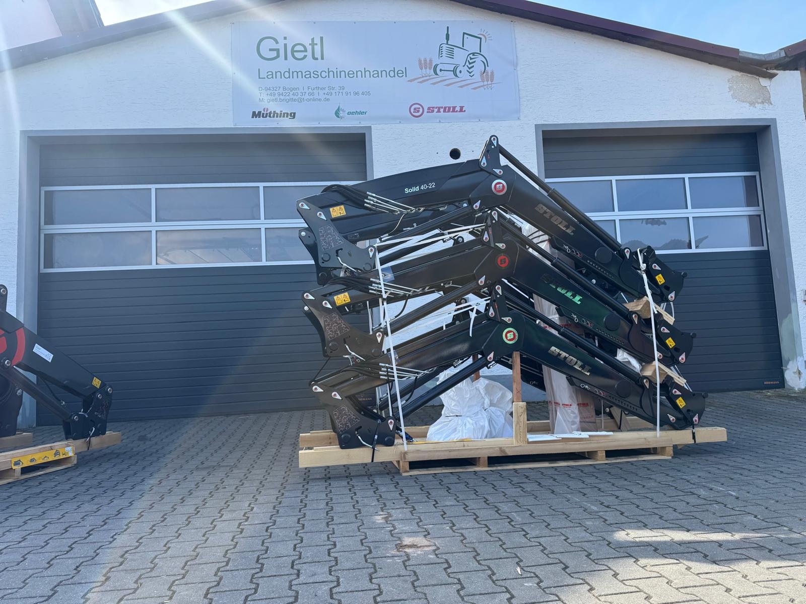 Frontlader of the type Stoll Solid 40-22 P, Neumaschine in Bogen (Picture 5)