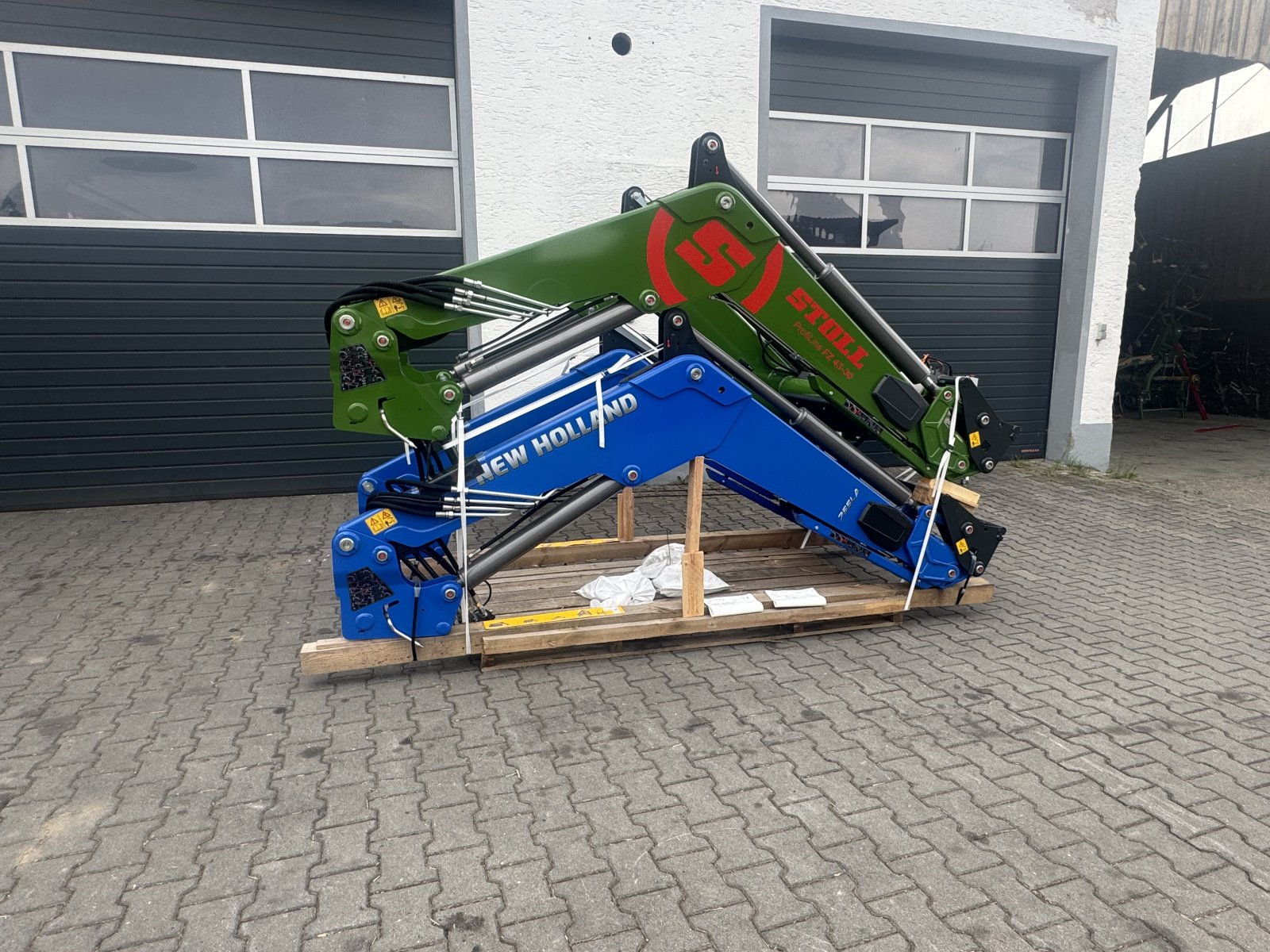 Frontlader des Typs Stoll Sonderpreis da Falschlieferung Profiline FZ 43-34.1, Neumaschine in Bogen (Bild 3)